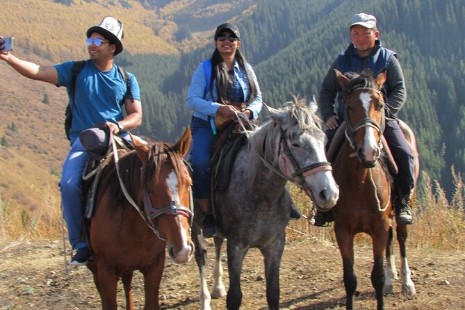 5 days sightseeing and skiing trip in Kyrgyzstan - How the included meals and transport change your day