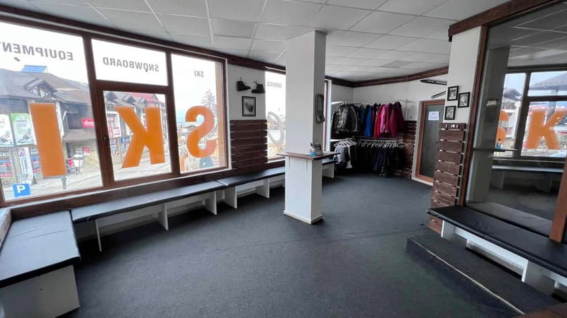 Bansko: Ski and Snowboard equipment rental - Staff support: English help and clear explanations
