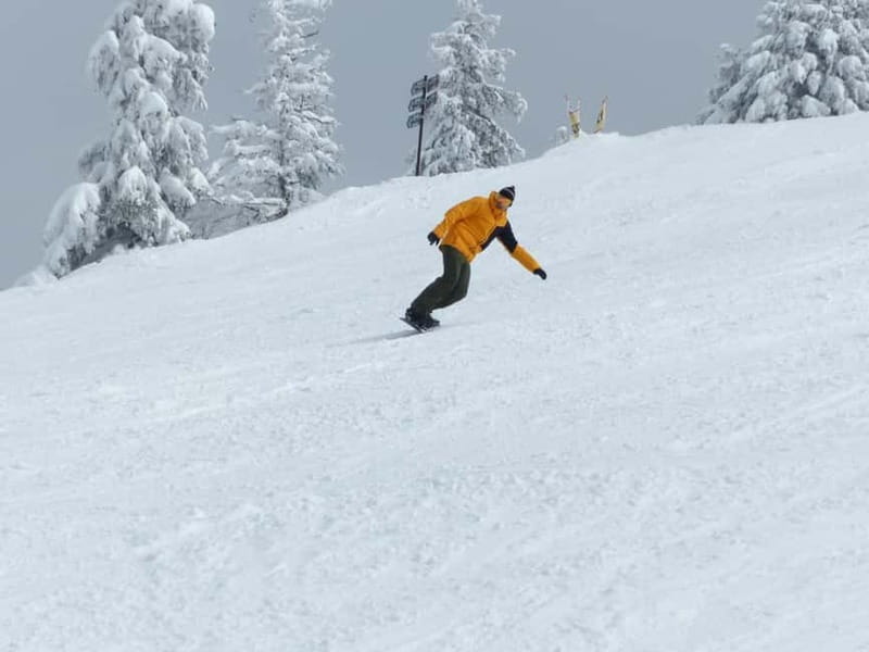 Borovets: 2-Hour Snowboard Taster Session with Instructor - English-Speaking Group Coaching That Actually Helps