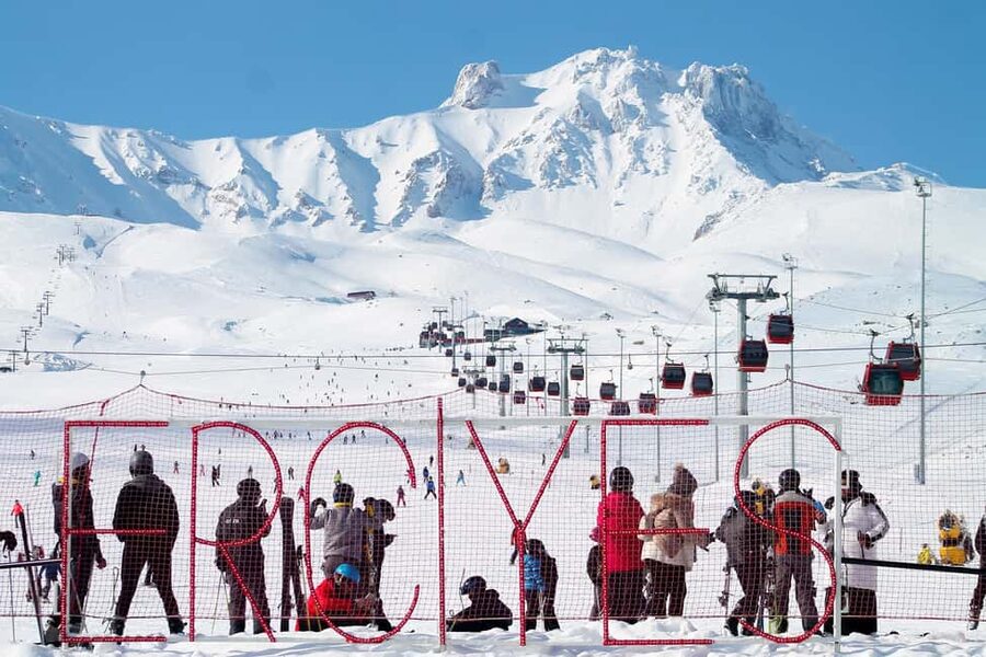 Cappadocia: Mount Erciyes Skiing and Snowboarding Tour - Gear help and choosing your level: 500m basics to 1500m runs