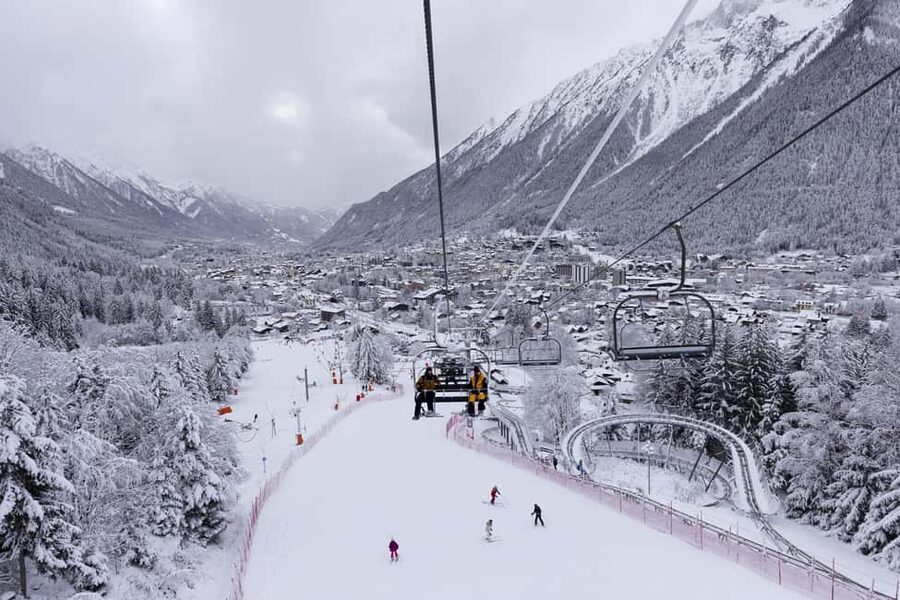 Chamonix: Private 1st Ski Lesson with Equipment and Clothing - Equipment and clothing included: more time learning, less time renting