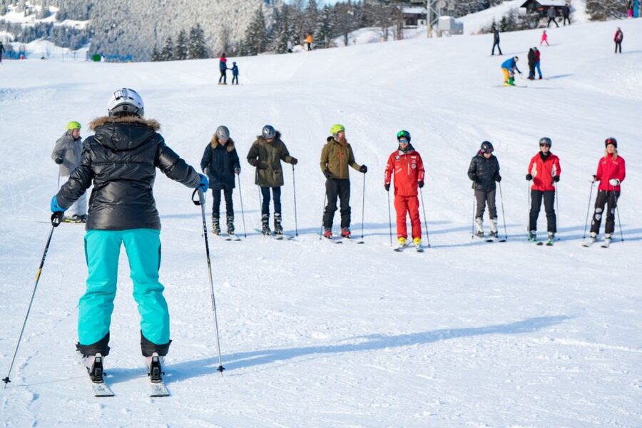 From Interlaken: 8-Hour Skiing in Grindelwald for Beginner's - Who should book this beginner skiing day (and who should skip it)