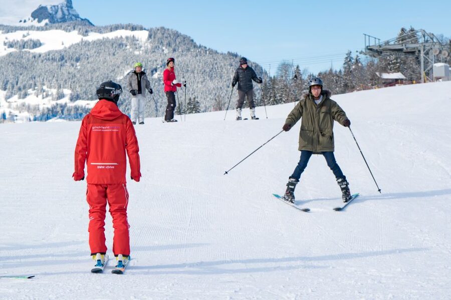 From Interlaken: 8-Hour Skiing in Grindelwald for Beginner's - Gear and clothing: what’s included, what you should pack