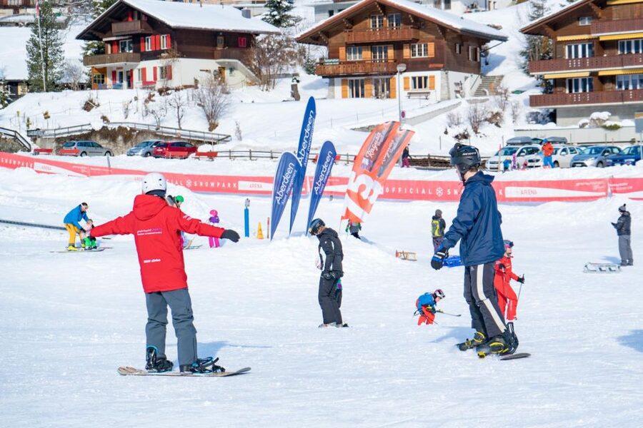 From Interlaken: Afternoon Beginners Snowboarding Lesson - Two-and-a-half hours of instruction: where beginners actually improve