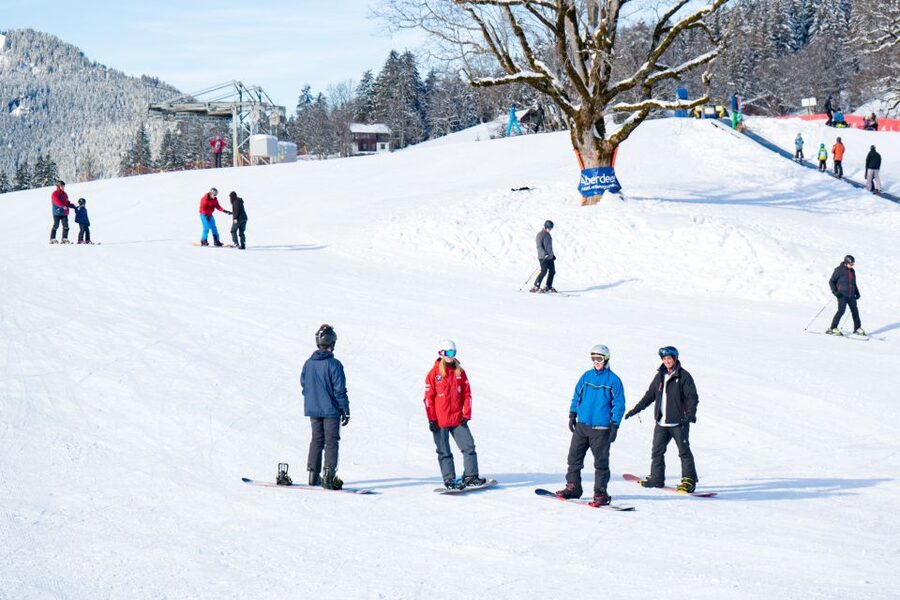 From Interlaken: Grindelwald Beginners Snowboarding Lesson - Who should book this (and who should skip it)