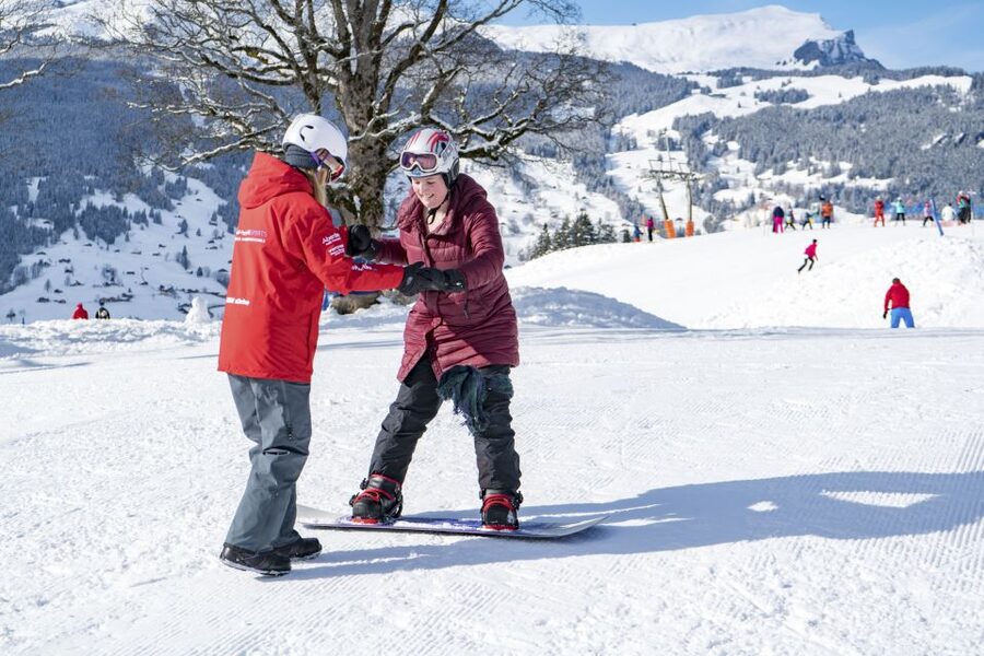 From Interlaken: Grindelwald Beginners Snowboarding Lesson - Bodmi beginner slopes: why the start point matters