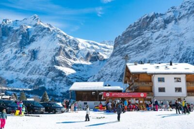 From Interlaken: Grindelwald Beginners Snowboarding Lesson - From OUTDOOR Interlaken Base to the first slope time