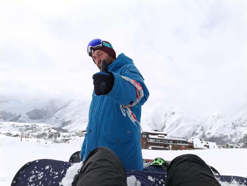 Gudauri: Snowboard/Ski Instructors - Optional advanced maneuvers: carving, parallel turns, and small jumps
