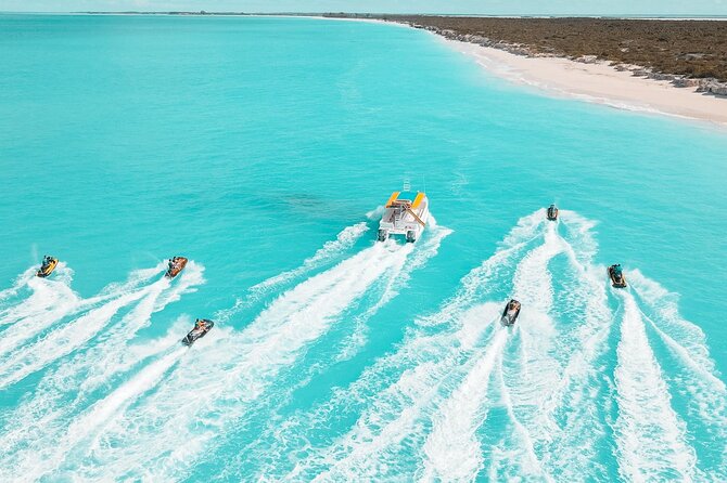 Jet Skiing around La famille ship and smaller pristine cays - La Famille Express: why this wreck ride feels different