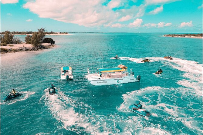 Jet Skiing around La famille ship and smaller pristine cays - Iguana Island and the small-life surprises