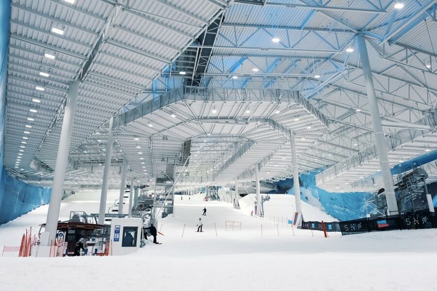 Oslo: Day Pass for Downhill Skiing at SNØ Ski Dome - Three alpine slopes and a beginner zone: how your day can actually progress
