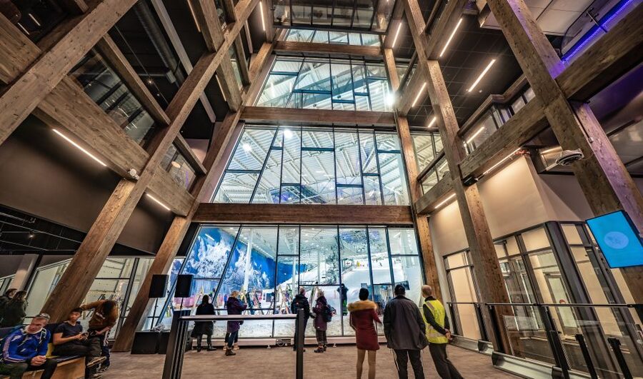 Oslo: Day Pass for Downhill Skiing at SNØ Ski Dome - The world’s tallest indoor ice wall: when to add it and why it’s worth it