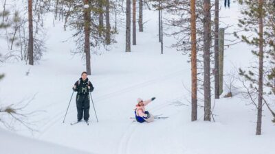 Saariselkä: Cross-Country Skiing for beginners - Getting picked up in Saariselkä and fitted with new skis