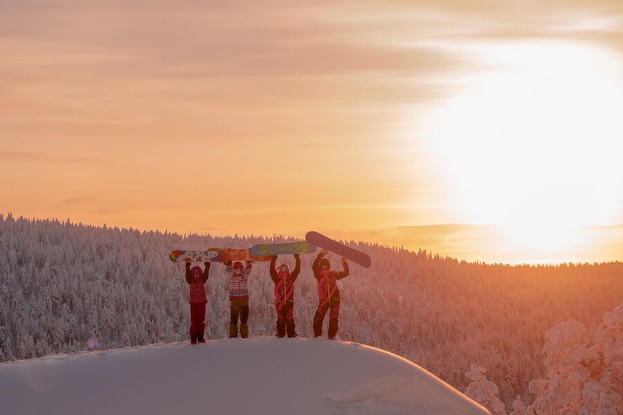 Saariselkä: Easy Snowboard Day Package (11y+) - The 105-minute beginner group lesson: what you’re really buying