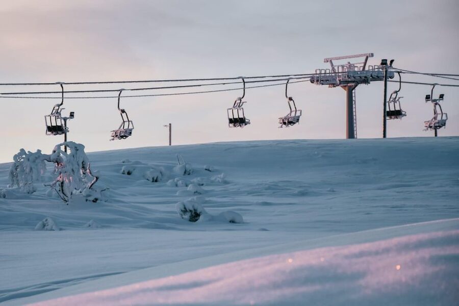 Saariselkä: Easy Snowboard Day Package (11y+) - After the lesson: riding with a full-day lift pass on Kaunispää and Iisakkipää