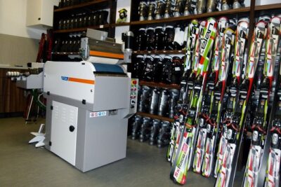 Ski and Snowboard Equipment servicing in Bansko - Finding Ski & Board Traventuria: location and seasonal hours