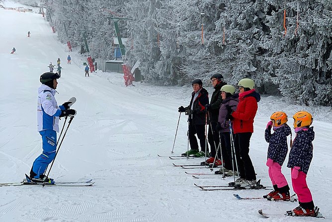 Ski / Snowboard Lessons on the Slopes of Poiana Brasov - Getting From Brașov to the Resort: pickup, meeting point, and the return with viewpoints