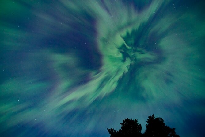Ylläs: Guided Night Skiing Tour Under the Arctic Sky - Northern Lights Odds: What You Can Actually Control